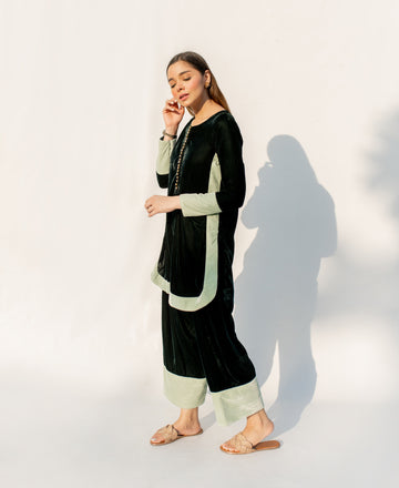 Emerald Eclipse (Farshi Shalwar suit)